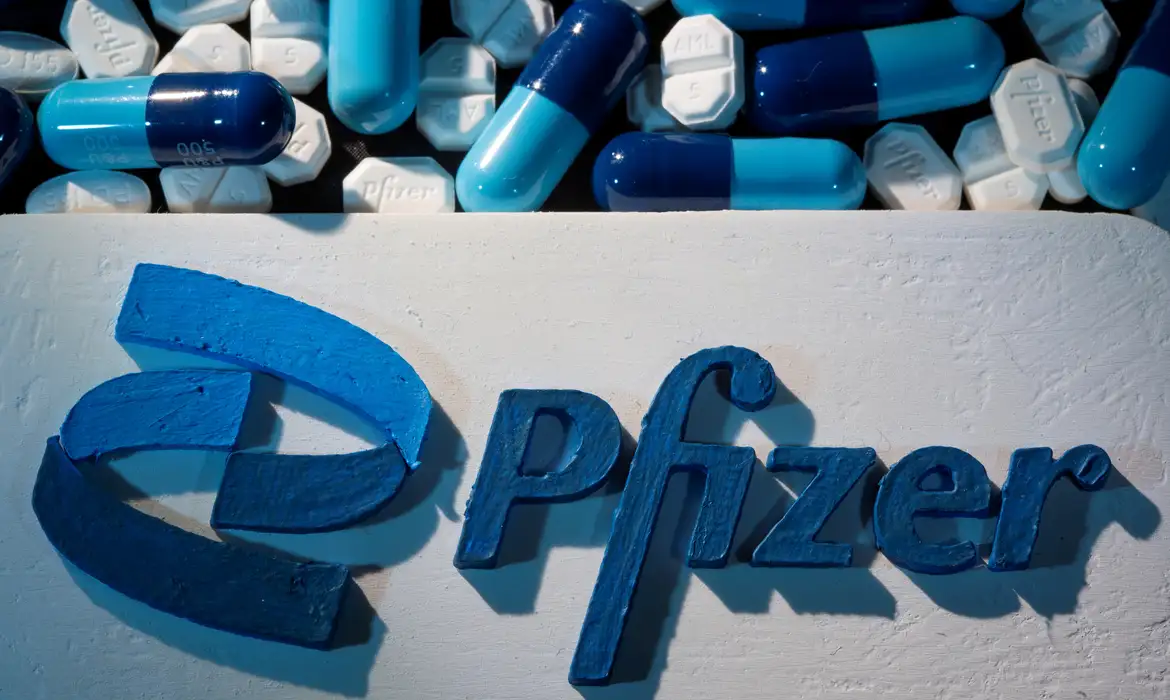Pfizer sobre AVCs em jovens: uma análise