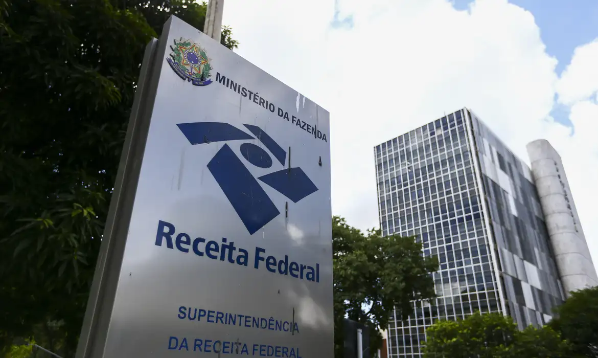 Visão Geral: 3 Décadas de Arrecadação Federal